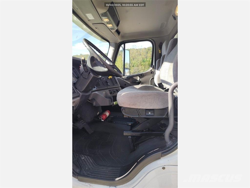 Freightliner M2 冷藏车