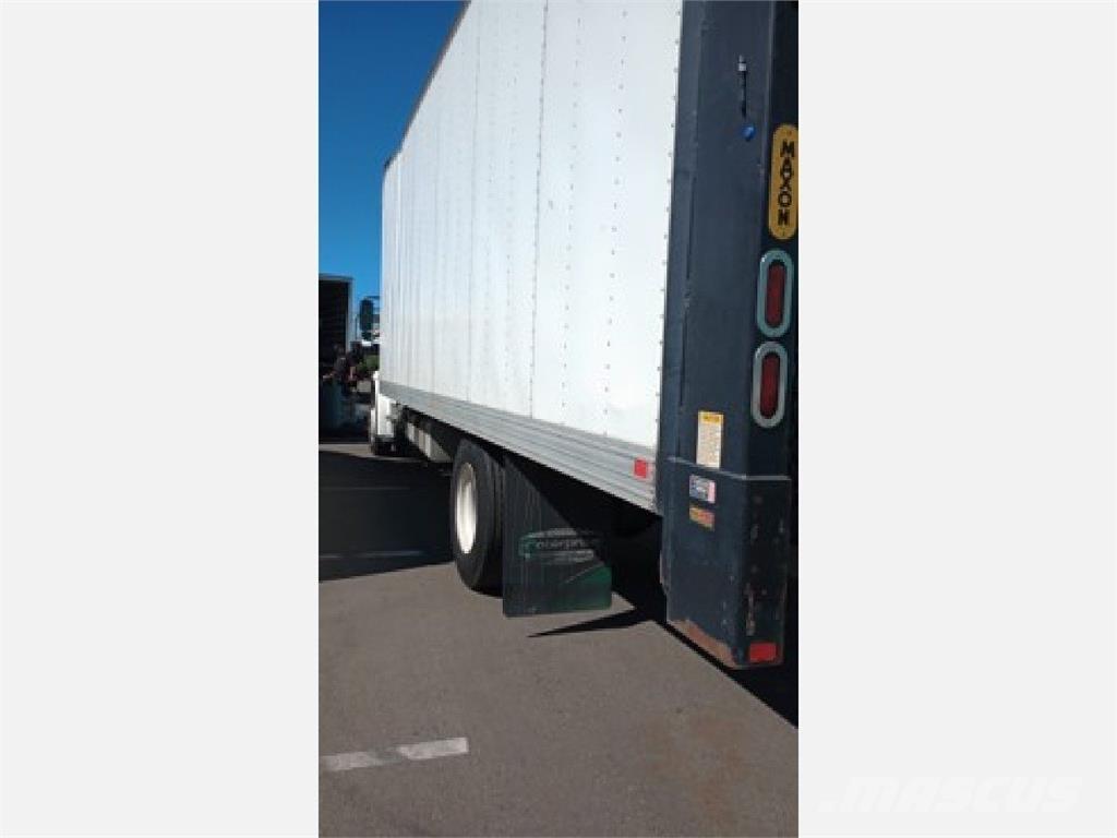 Freightliner M2 厢式货车