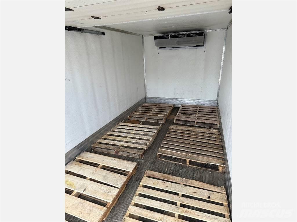 Freightliner M2 106 冷藏车