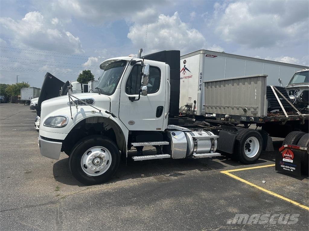 Freightliner M2 106 牵引车