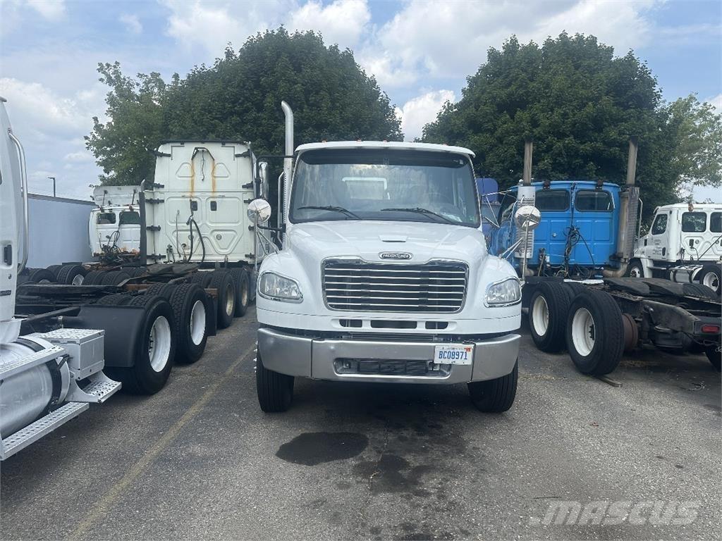 Freightliner M2 106 牵引车