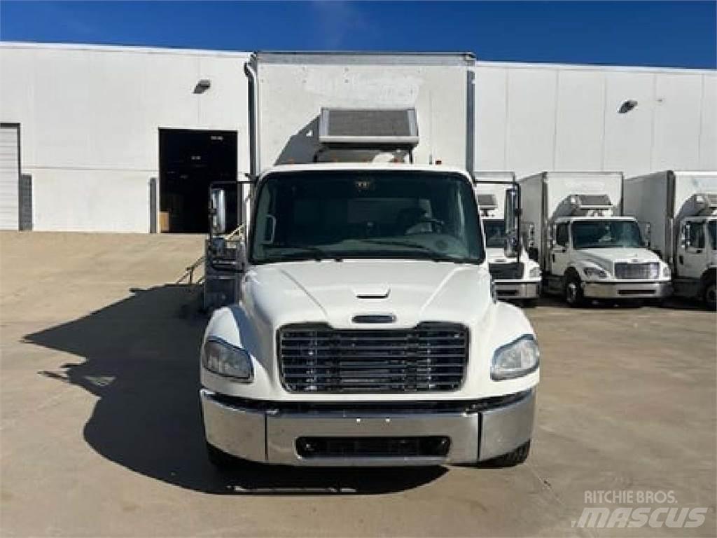 Freightliner M2-106 厢式货车