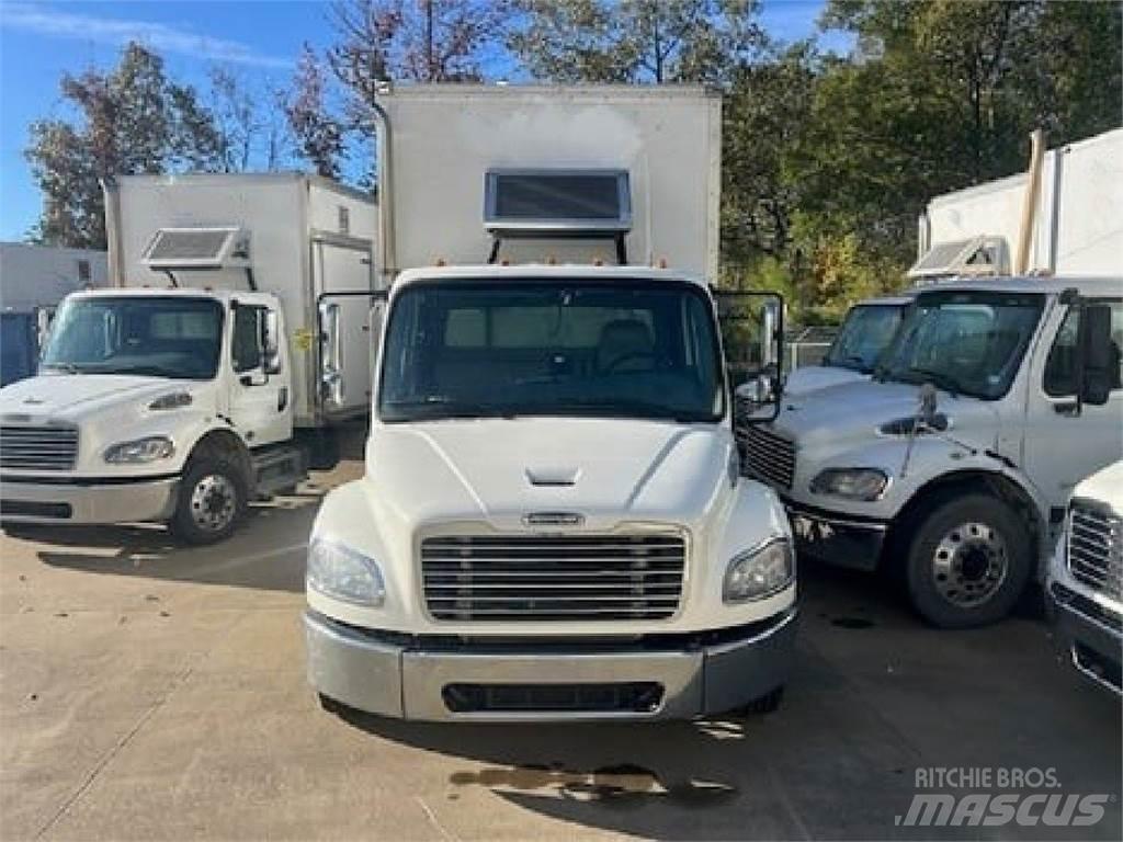 Freightliner M2-106 厢式货车