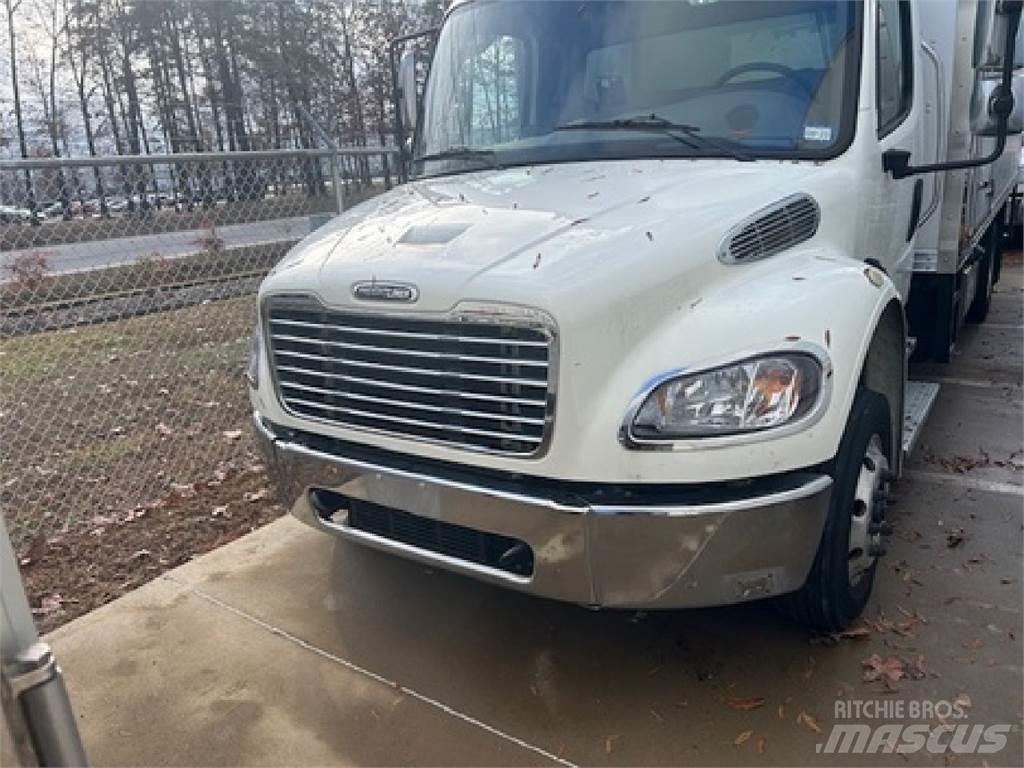 Freightliner M2-106 厢式货车