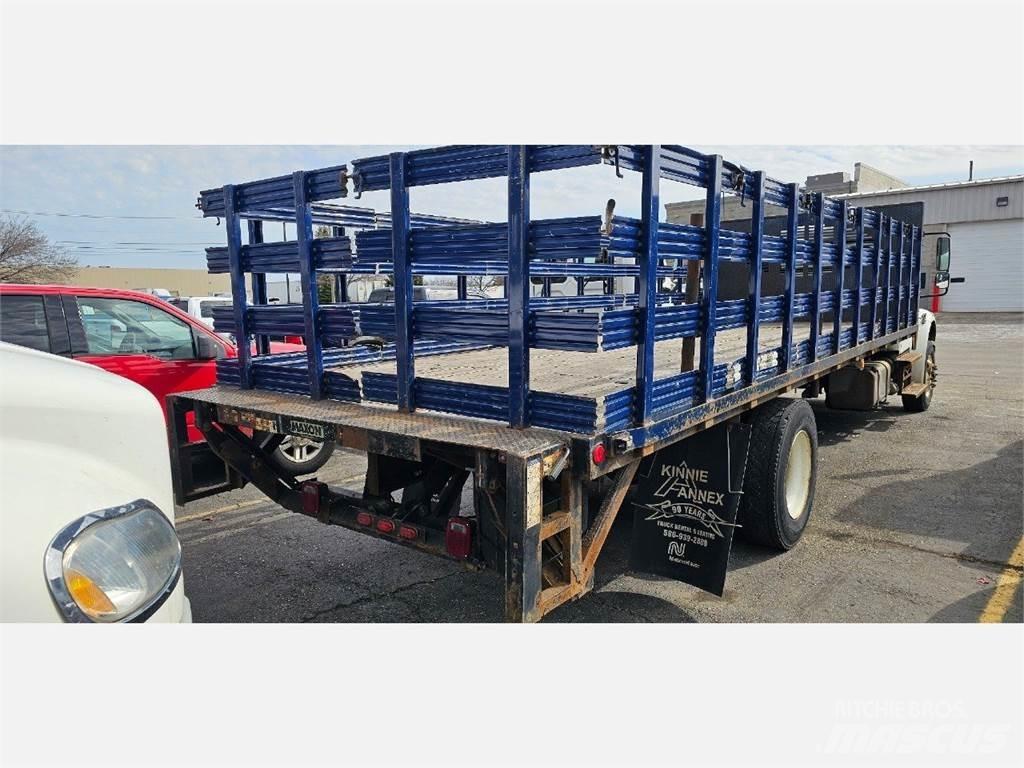 Freightliner M2 106 平板栏板货车
