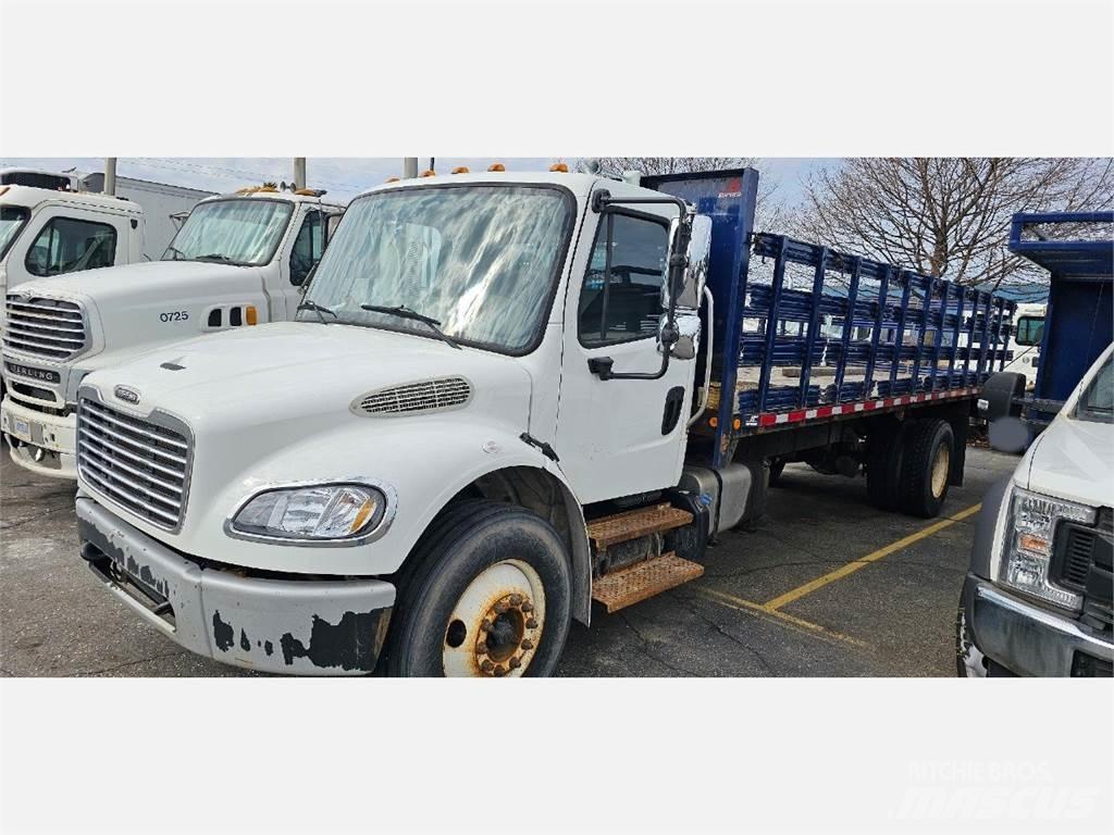 Freightliner M2 106 平板栏板货车