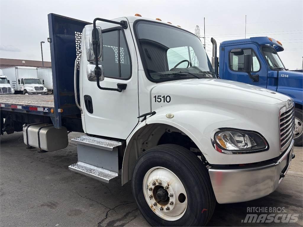 Freightliner M2 106 平板栏板货车