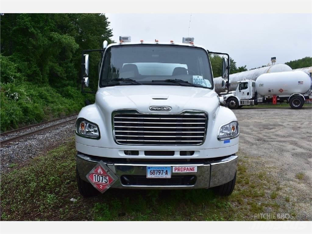 Freightliner M2-106 其他货车