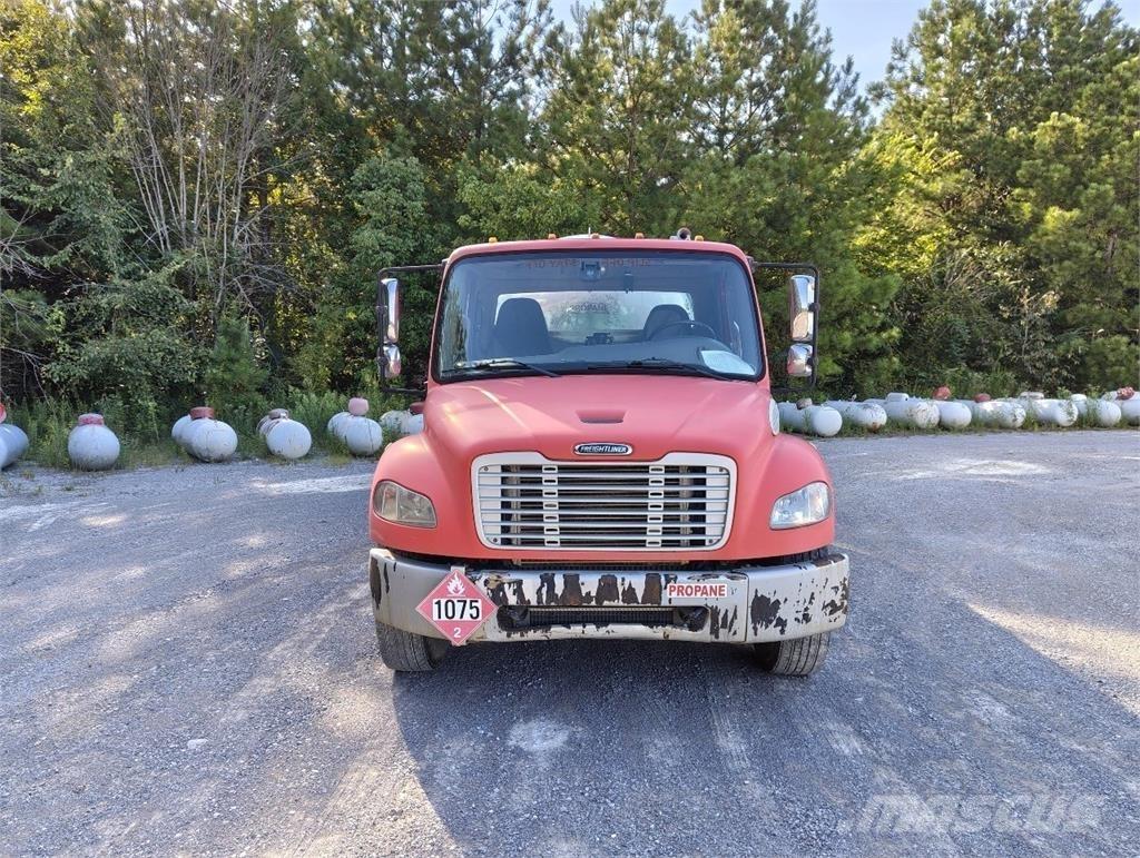 Freightliner M2 106 其他货车