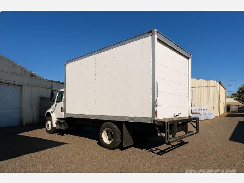 Freightliner M2 106 厢式货车