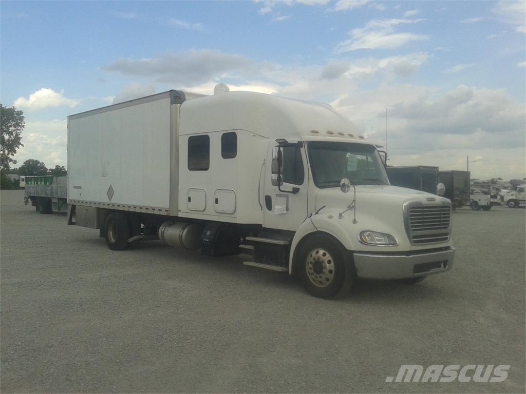 Freightliner M2-112 厢式货车
