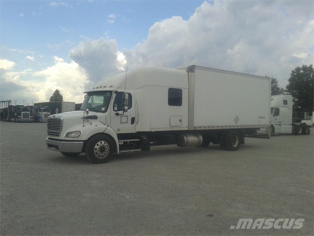 Freightliner M2-112 厢式货车