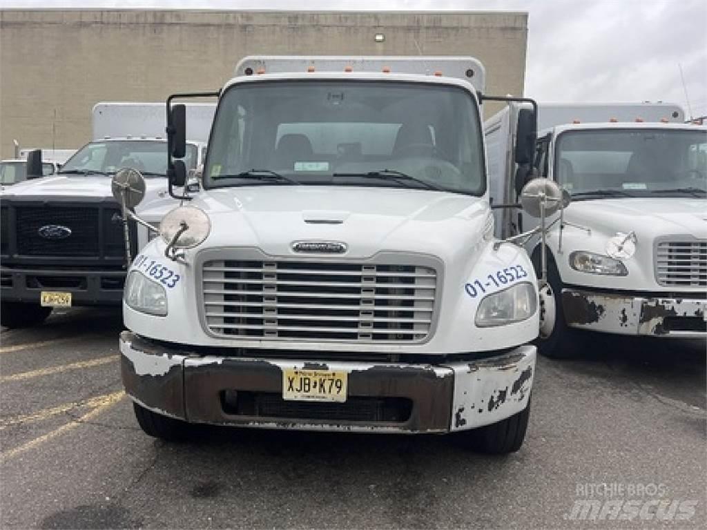 Freightliner M2106 饮料运输车