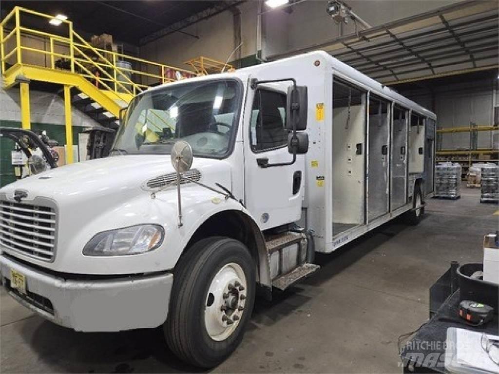 Freightliner M2106 饮料运输车