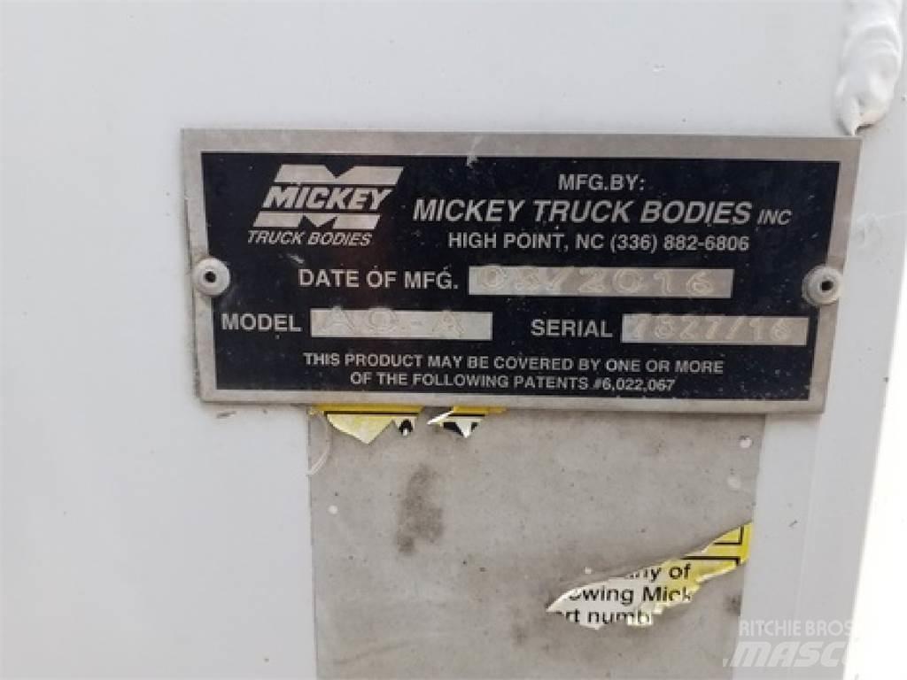Freightliner M2106 饮料运输车