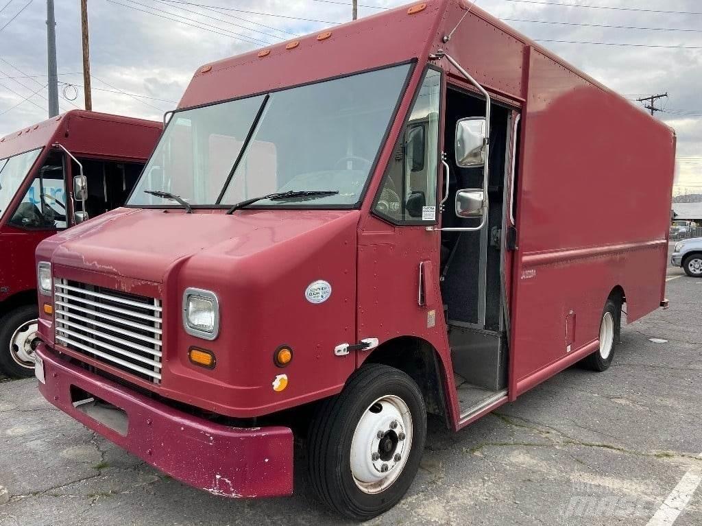 Freightliner MT45 商务面包车
