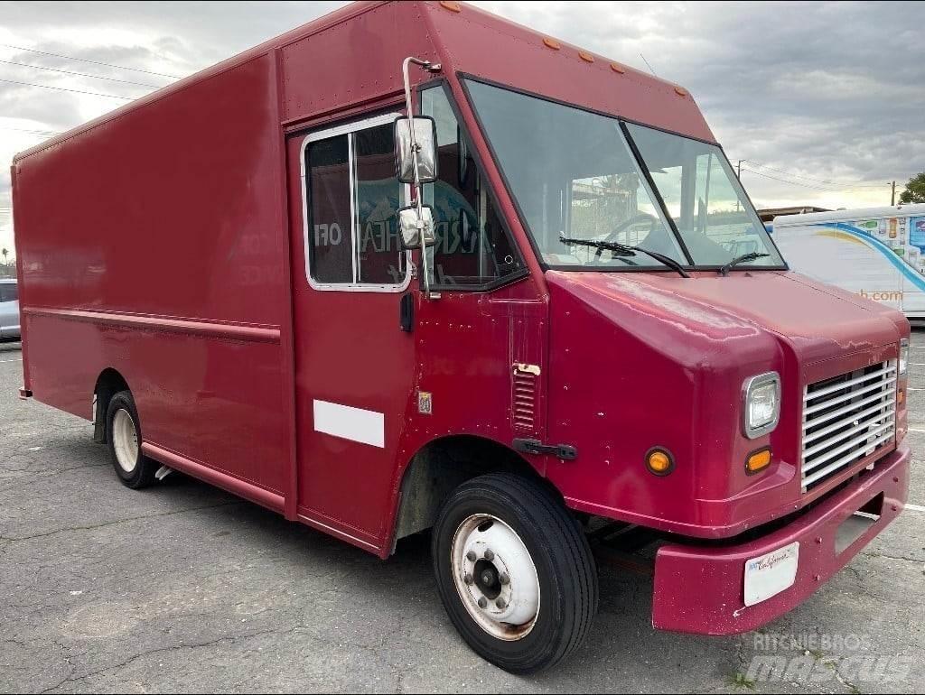 Freightliner MT45 商务面包车