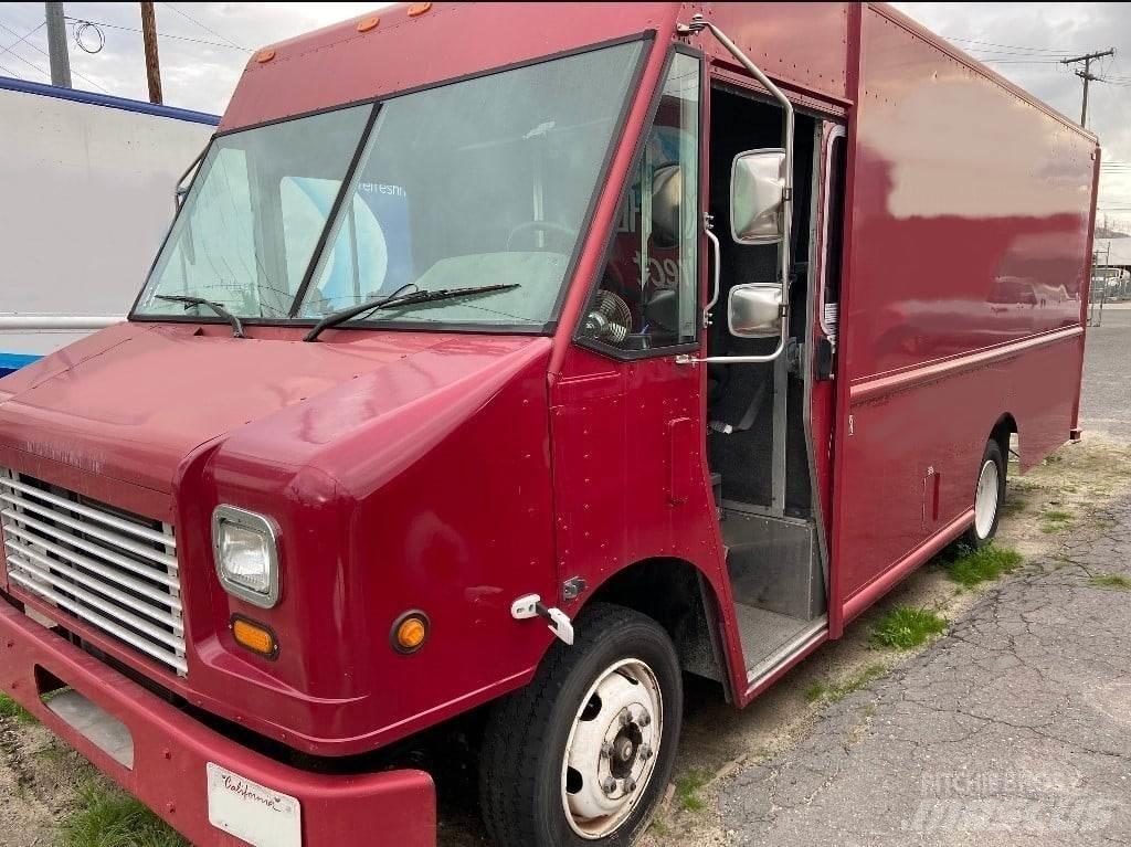 Freightliner MT45 商务面包车