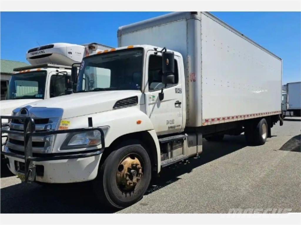Hino 268 厢式货车