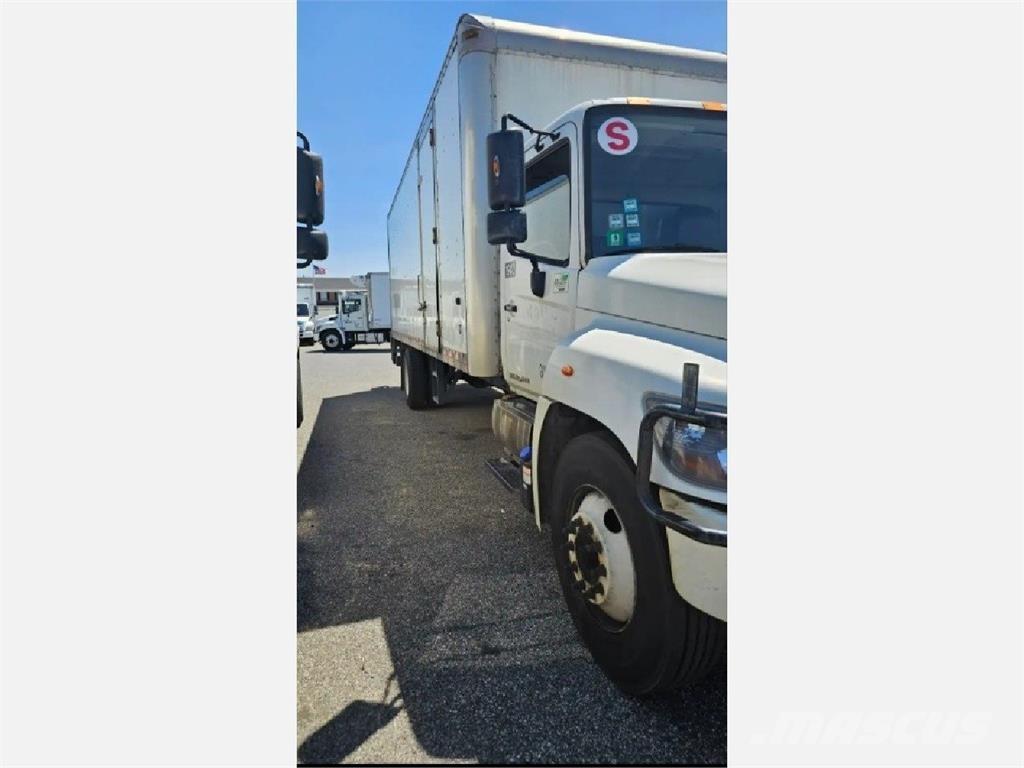 Hino 268 厢式货车