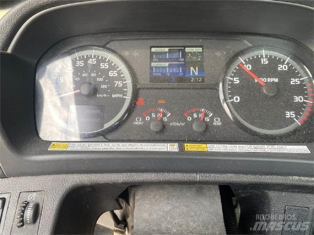 Hino 338 平板车