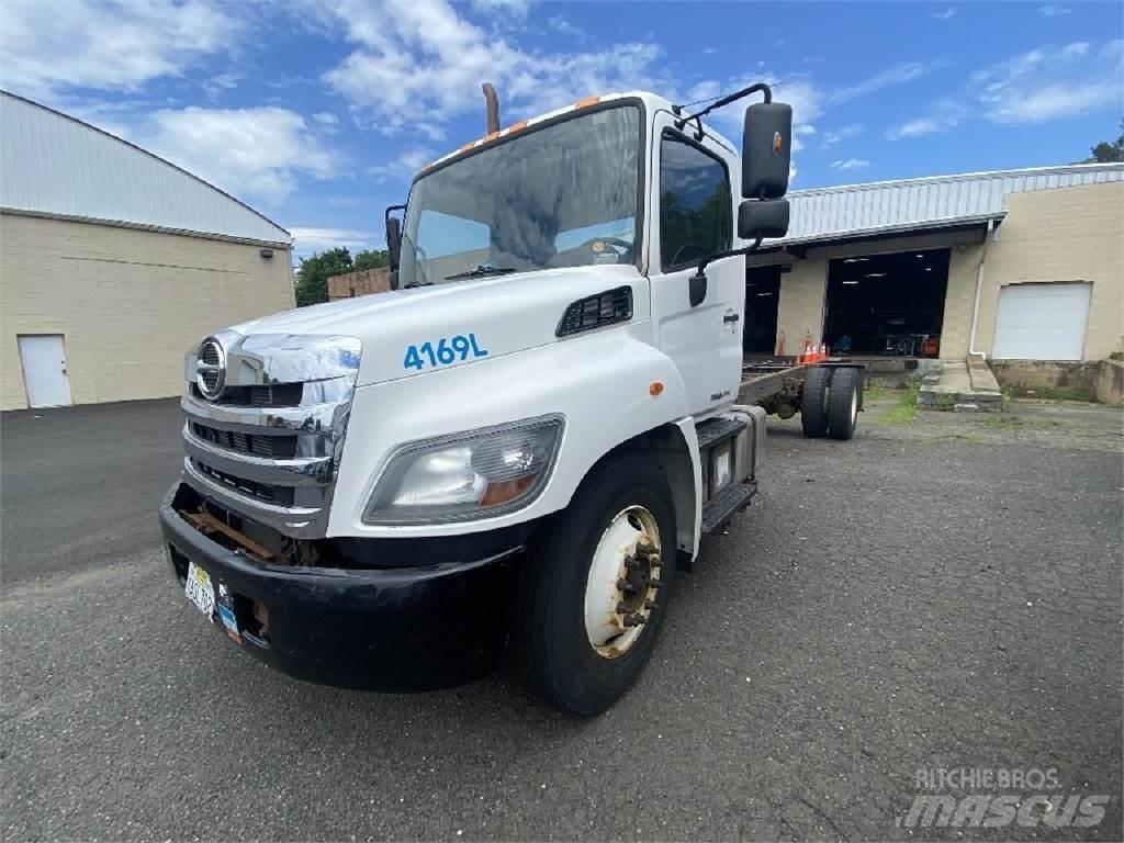 Hino 338 平板车