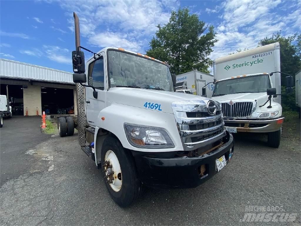 Hino 338 平板车