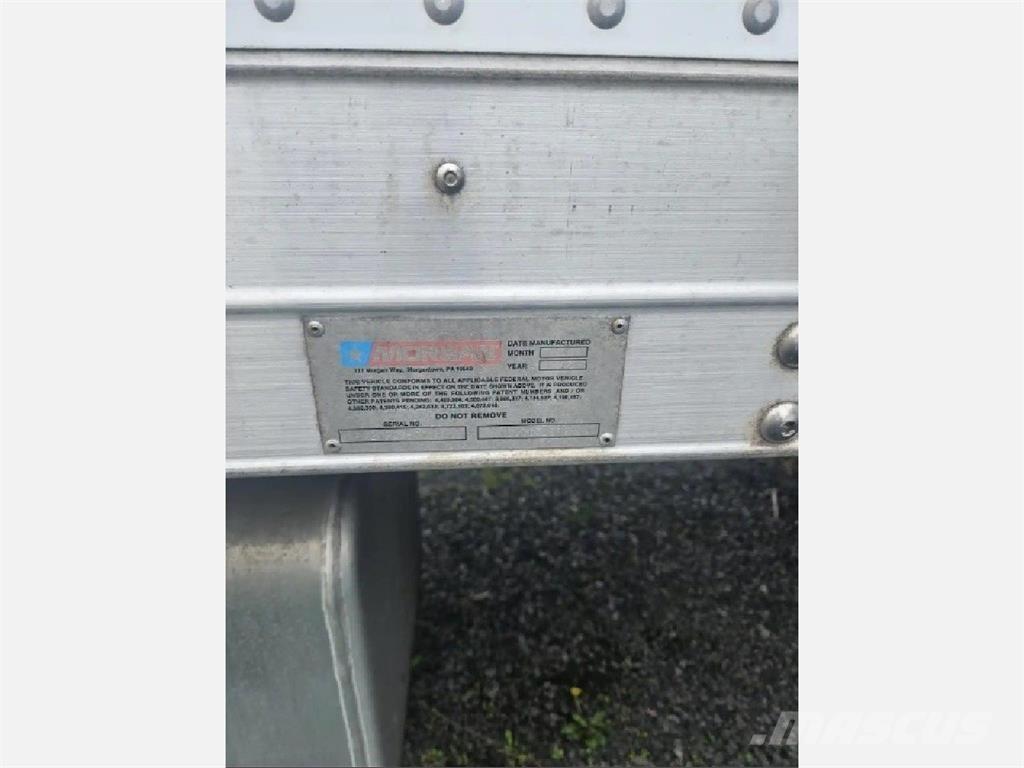 Hino 338 厢式货车
