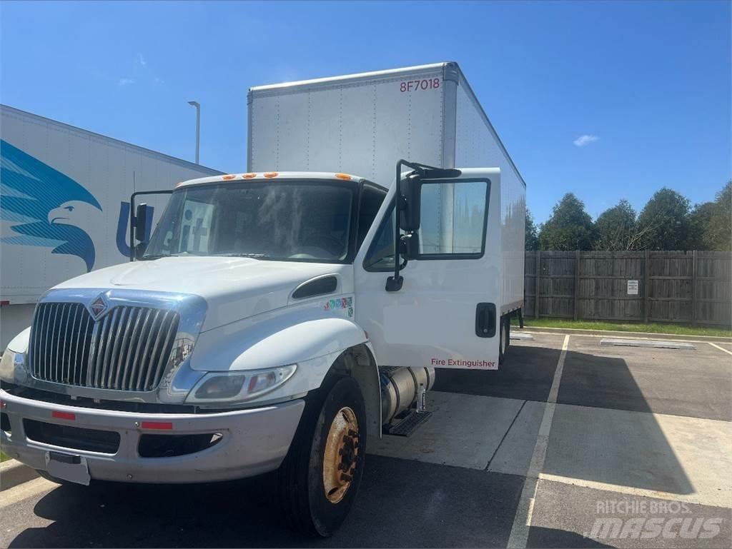 International 4300 厢式货车