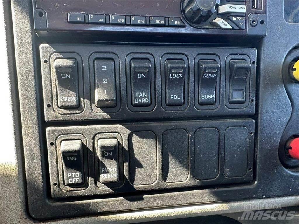 International 7600 救援车