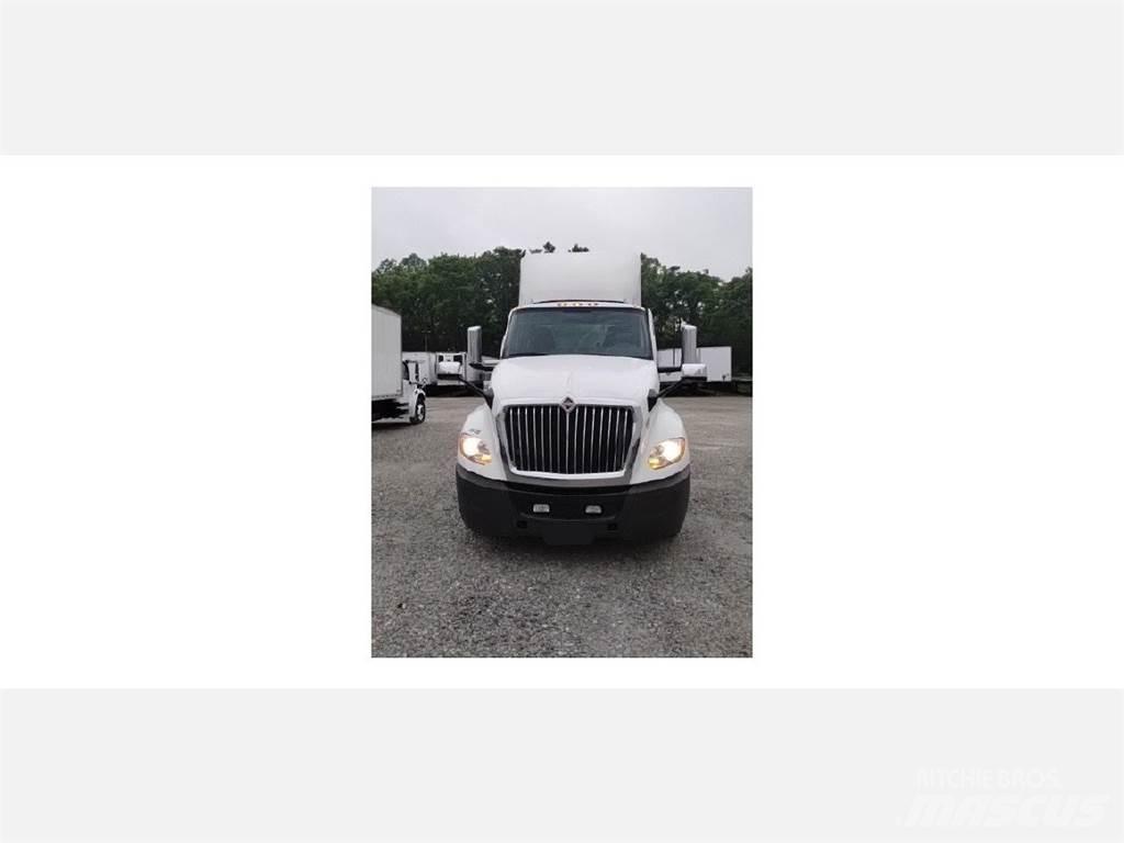 International LT 牵引车