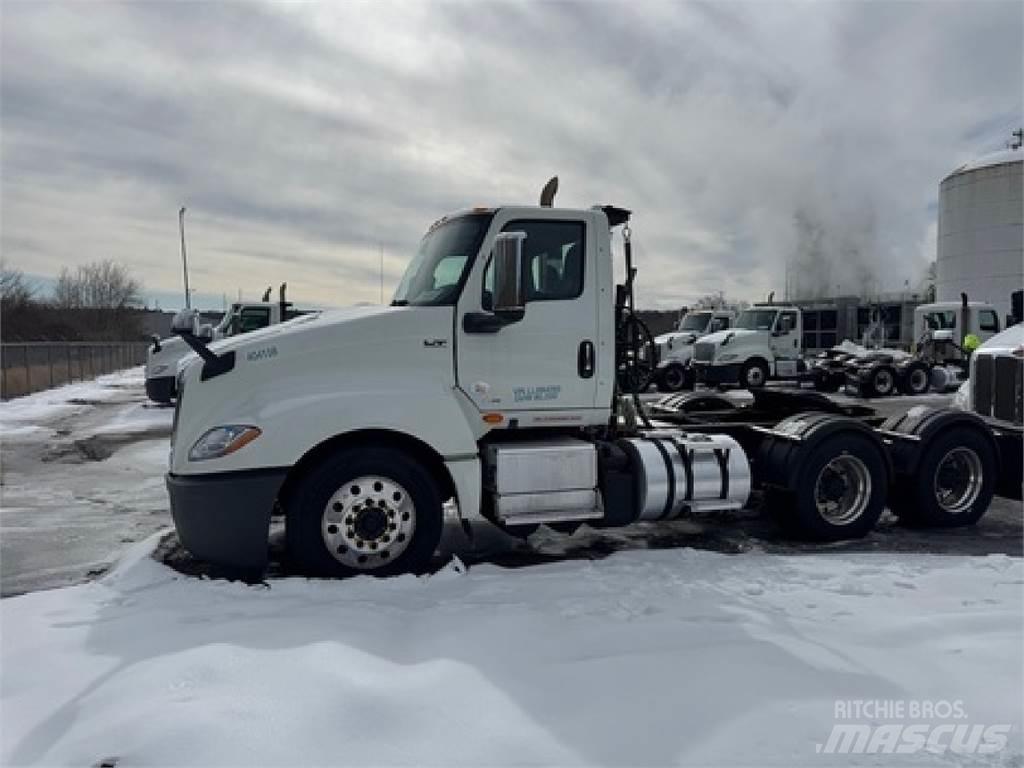International LT625 牵引车