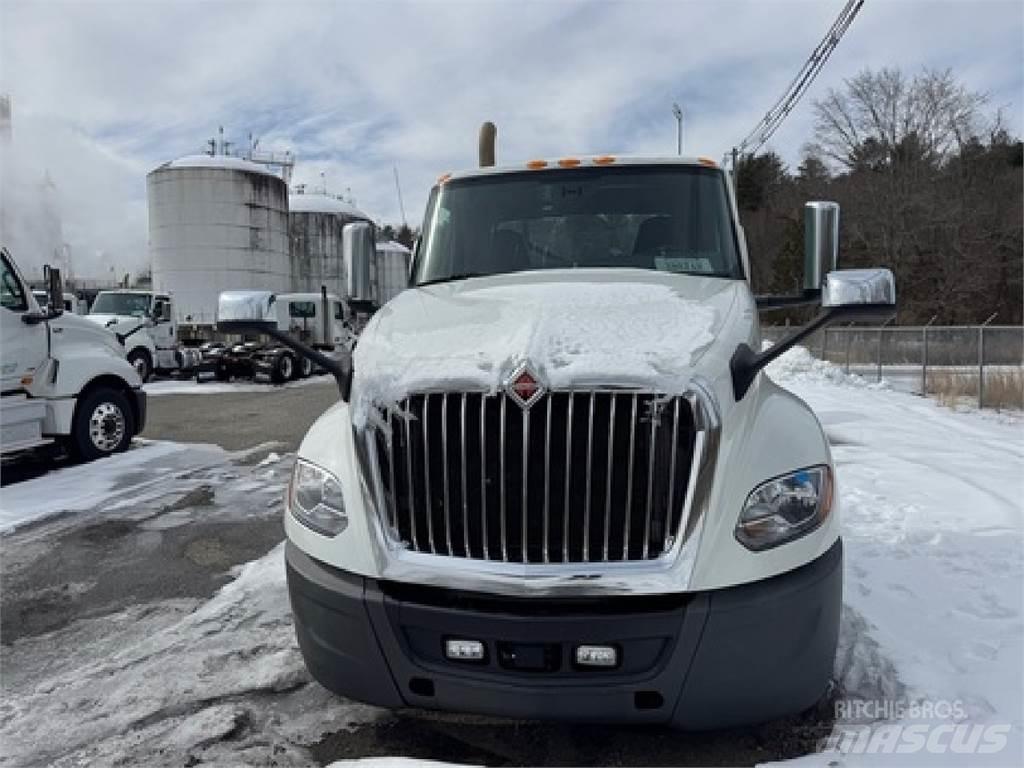 International LT625 牵引车