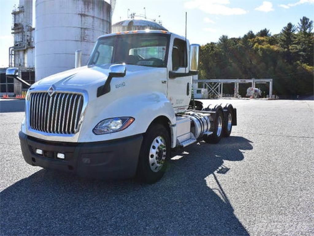 International LT625 牵引车