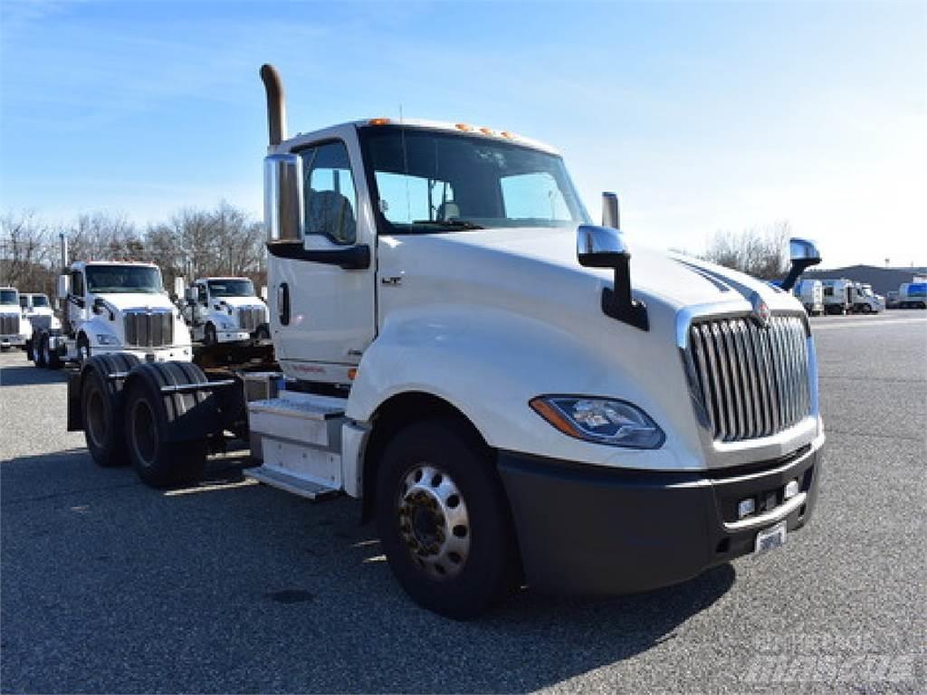 International LT625 牵引车