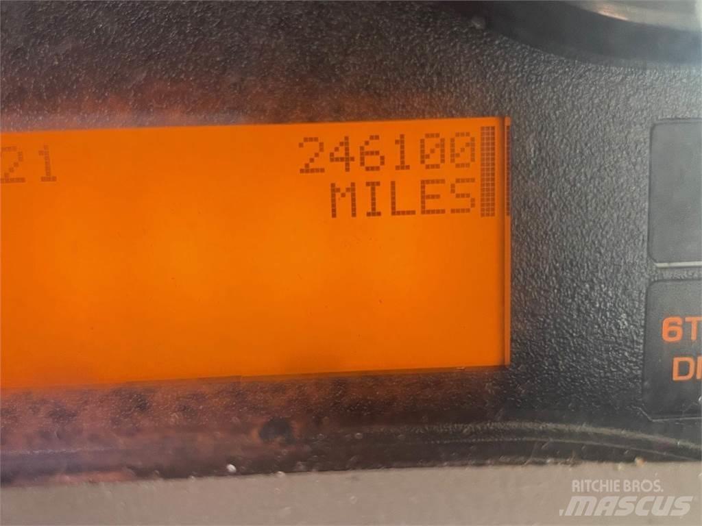 International MA025 平板车