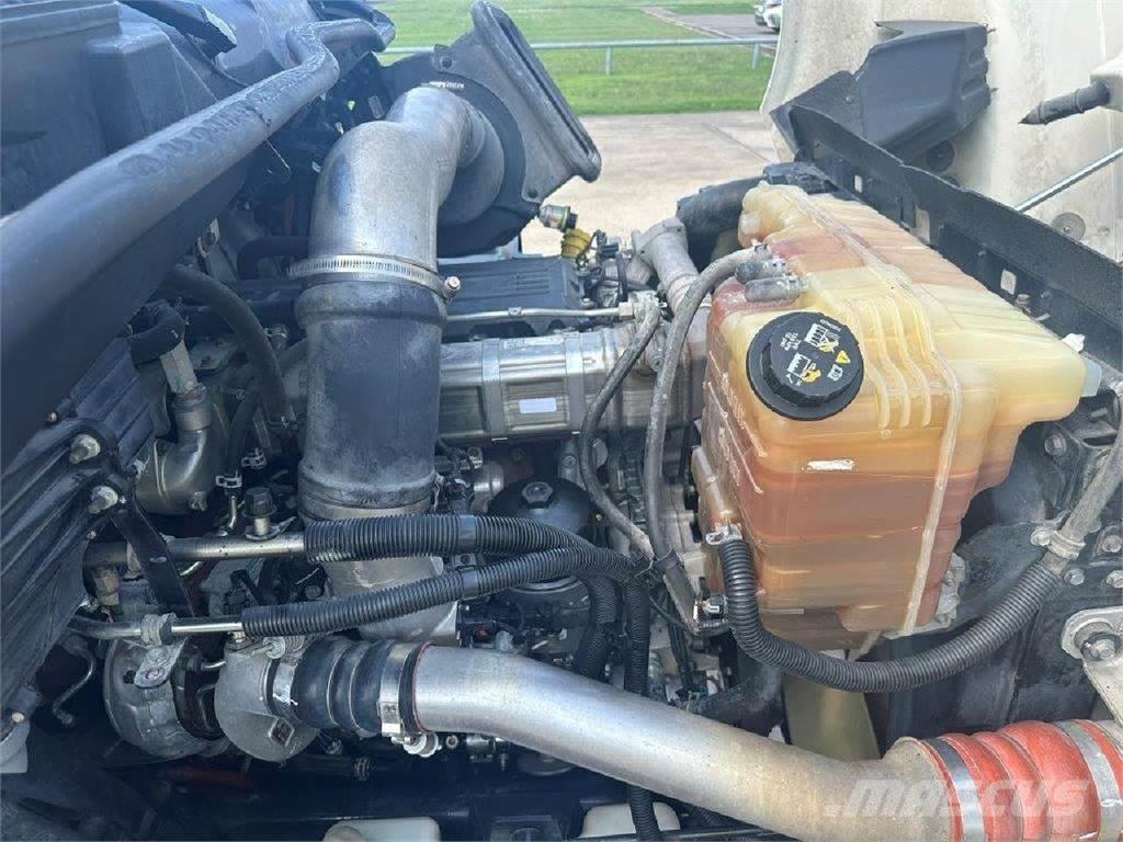 International RH 牵引车