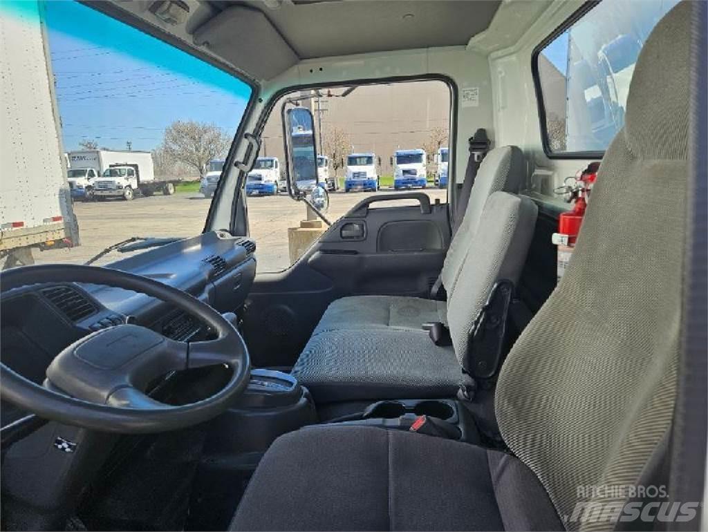 Isuzu NPR 厢式货车