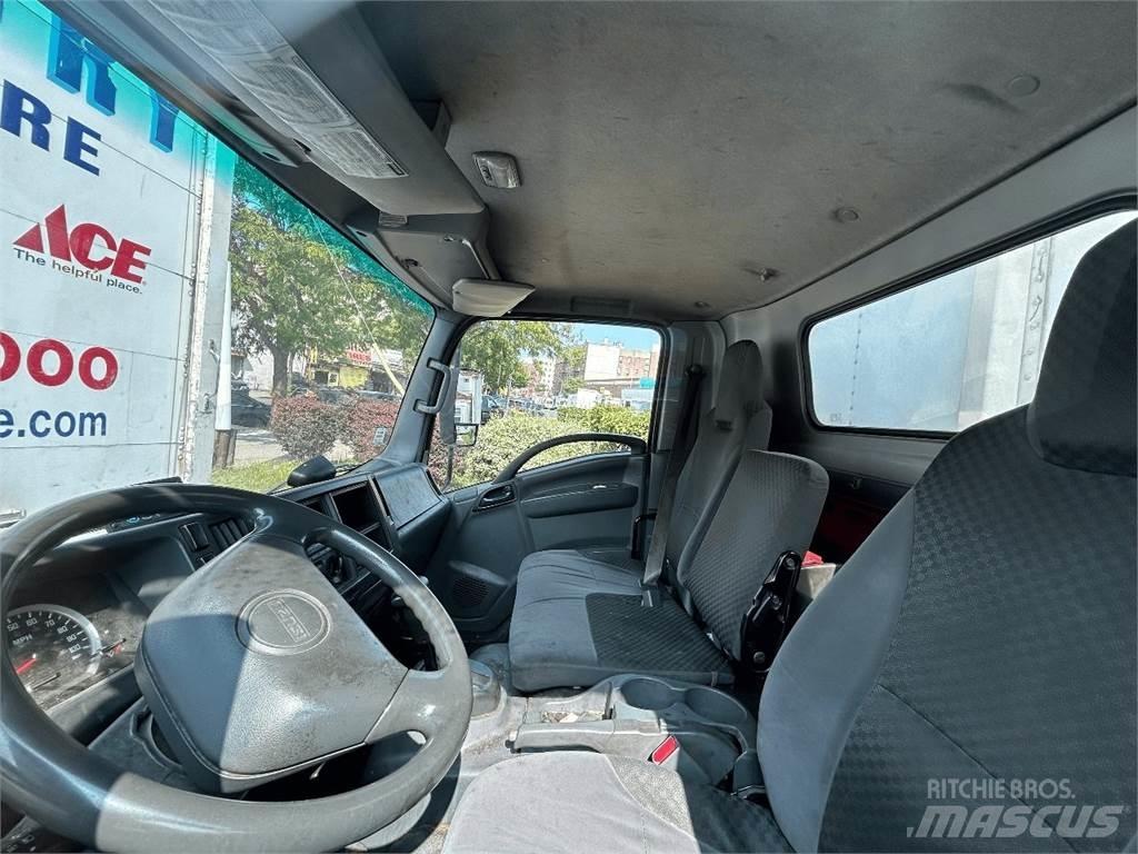 Isuzu NQR 冷藏车