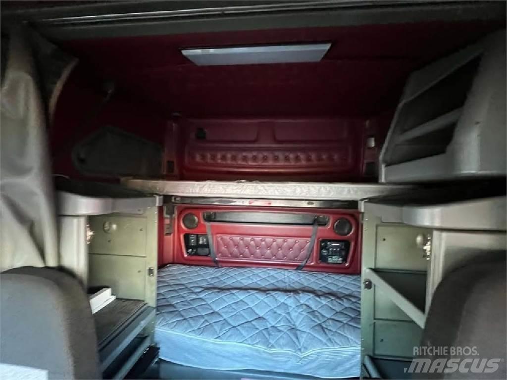 Kenworth T-2000 牵引车