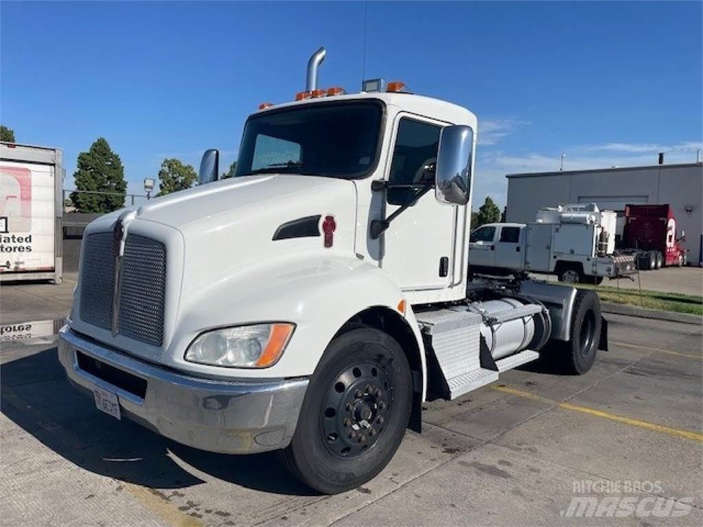 Kenworth T370 牵引车