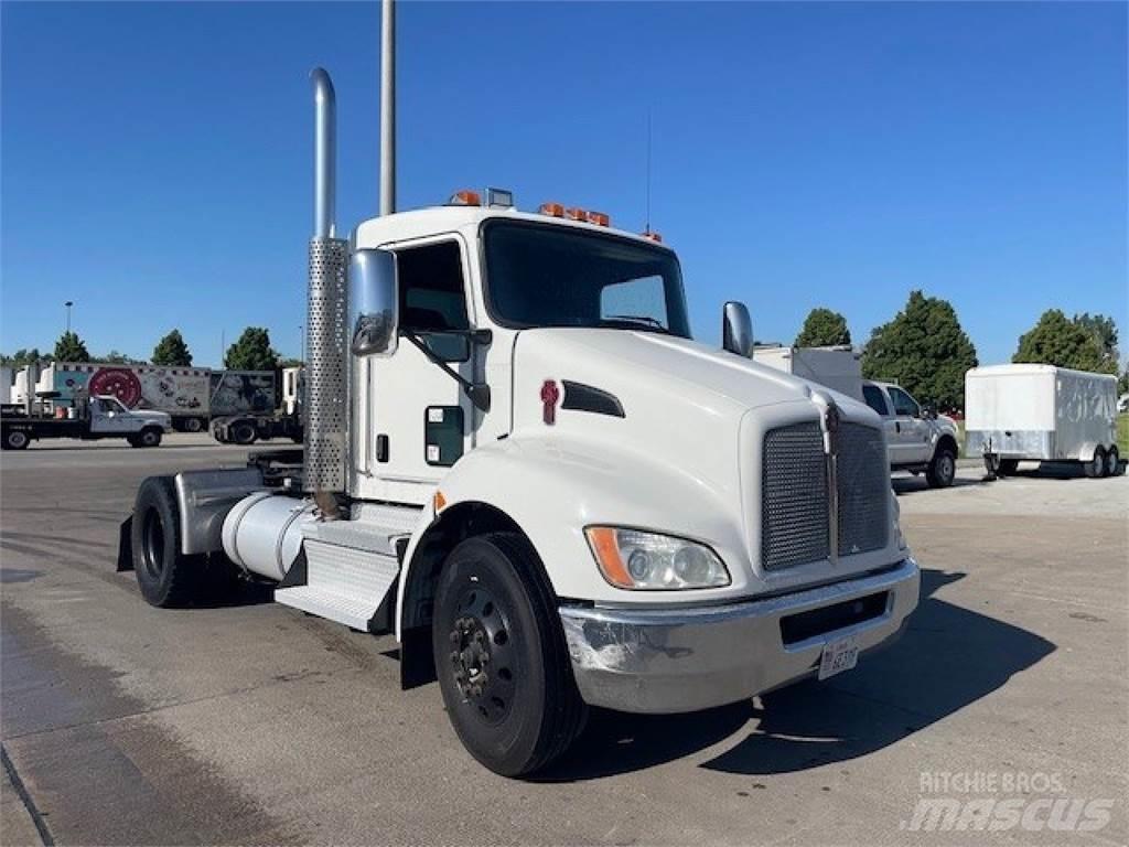Kenworth T370 牵引车