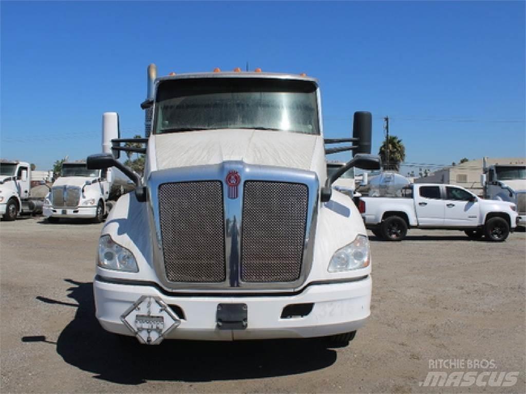 Kenworth T680 平板车