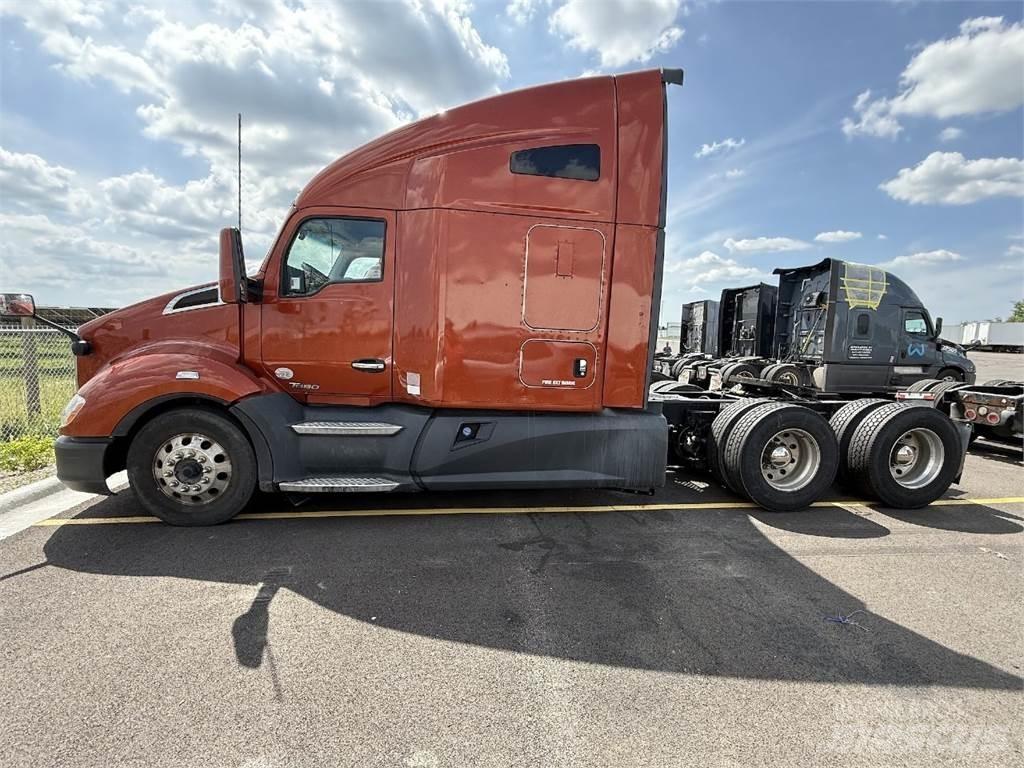 Kenworth T680 牵引车