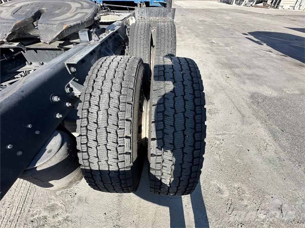 Kenworth T680 牵引车