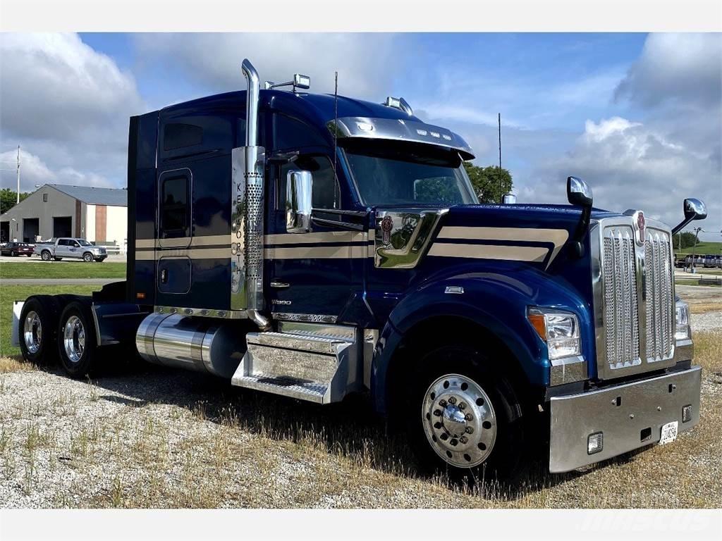 Kenworth W990 牵引车