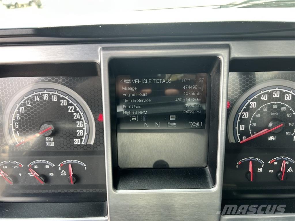 Mack AN64T 牵引车