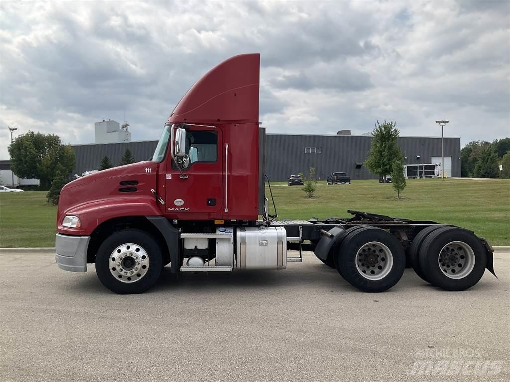 Mack CXU613 其他货车