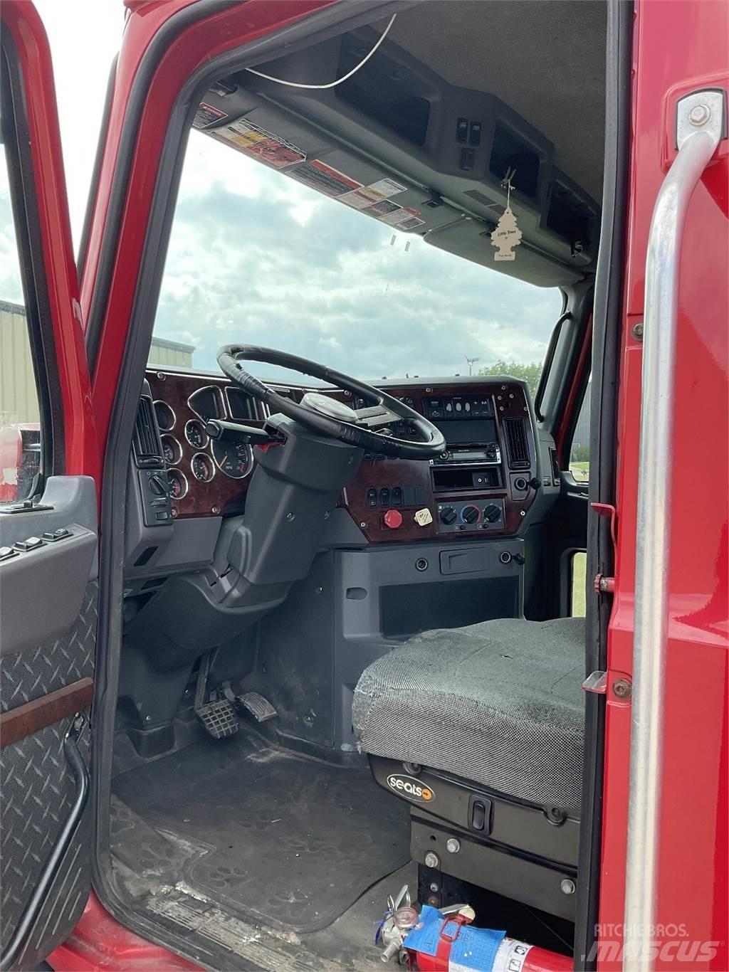 Mack CXU613 其他货车