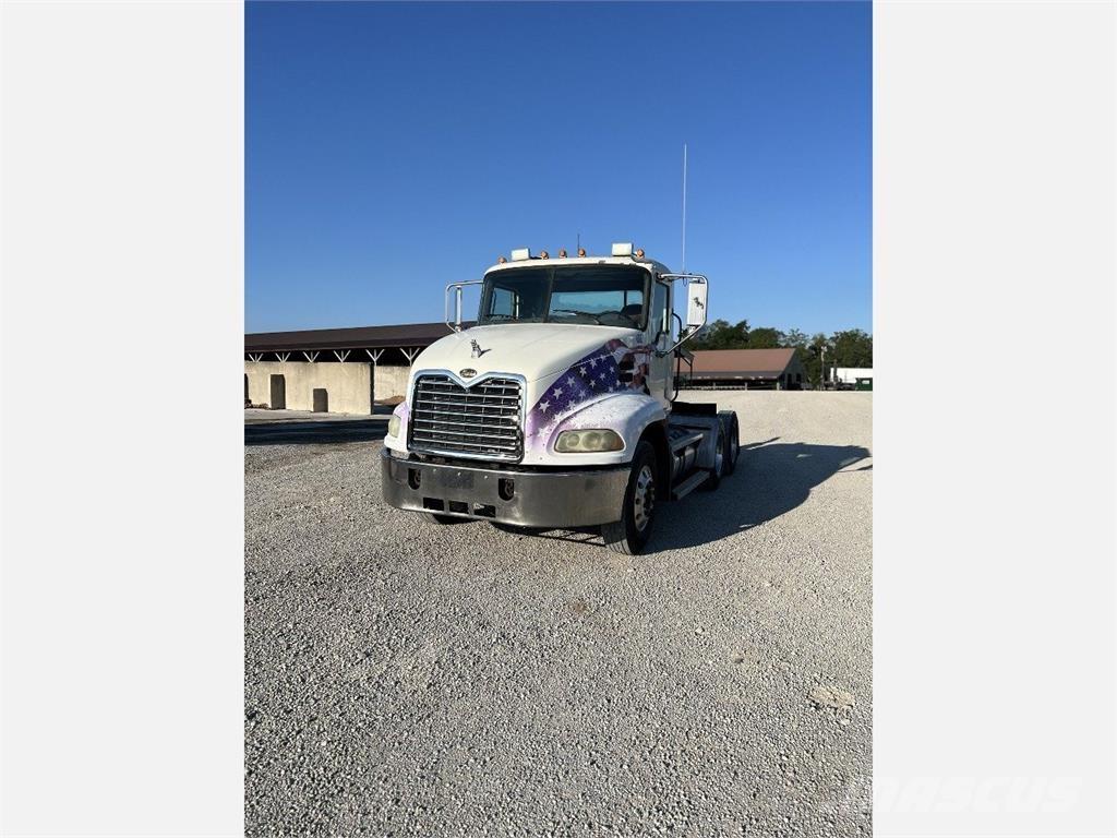 Mack Vision 牵引车
